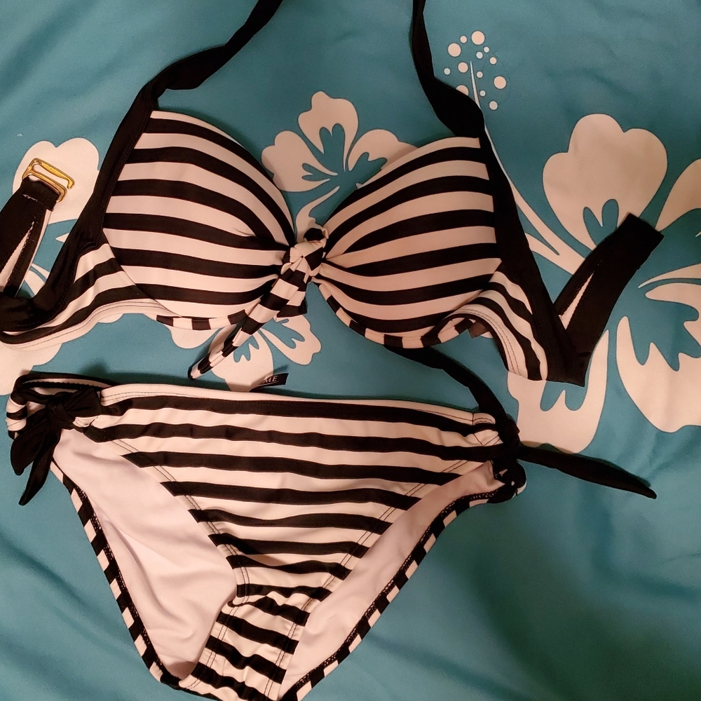Swim suit